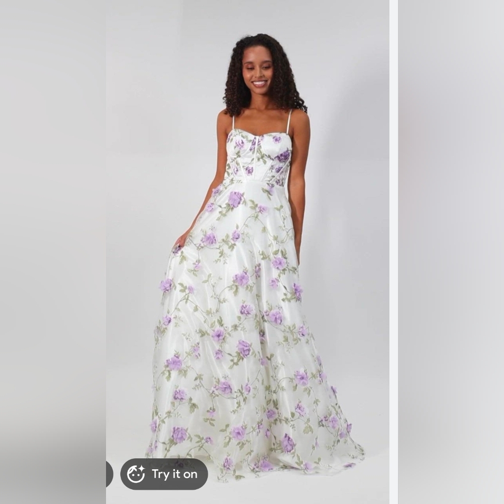White Wedding/prom Dress with Lilac Floral Embroidery Size 5/6 NWT
